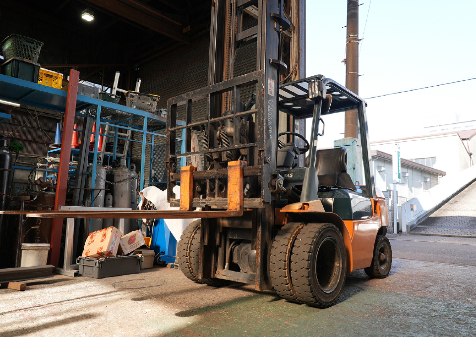 フォークリフト